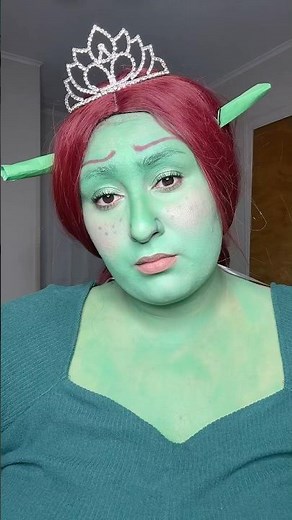 Fiona 💚♥️ I’m the princess 👑 #shrek #cosplay #fiona #halloweenlook #halloween