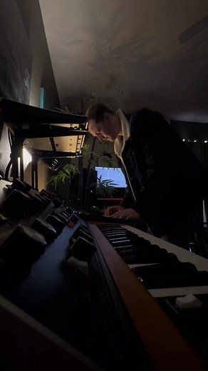 doo doo doooo doo dooooo #loop #music #producer #synth #keys