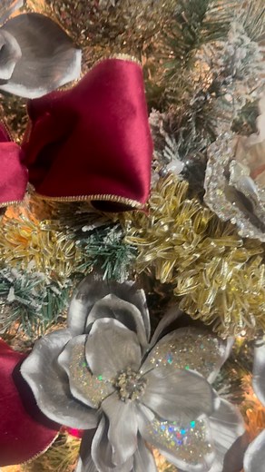 Thank you ladies for all of your help!!! MTS looks magical again for the holidays!! 🥰❤️🎄🎅🏻 | Michael Thomas Salon