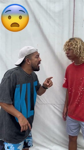 ZOMBIE SE ESCONDE EN UNA CARPA 😰 #omg #spiderman #yeah #yeahyeahyeah