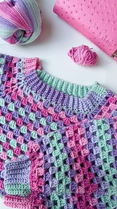 Simple rhythmic stitches are my favourite! 😍I grabbed a load of yarn from the studio to bring home over the Christmas break with projects I needed to work on…only to use none of it and work on something else entirely 😅Currently working on this project (see the cover pic for a better look 😉) to bring you early next year and I’m loving this colour way! It’s giving Bella Coco colour scheme! What do you think? What’s your favourite variegated yarn? #raglansweater #crochet #easycrochet #crochetpat