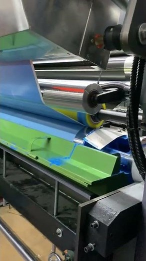 Gravure printing machine is mainly used for plastic bag printing.（グラビア印刷機）凹版印刷机，China. Fasbon