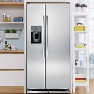Your family has their own style—that’s why we designed our freezers in three different varieties. Top, bottom, or on the side, find the freezer that’s right for you at https://bit.ly/2XDvGSk | GE Appliances Canada