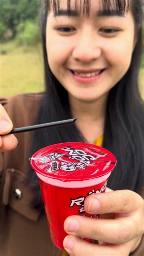 Survival skill: Cut the straw to a point to make drinking water easier