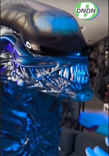 [IN STOCK] Queen Studios – Alien 1:1 Bust | Legendary Sci-Fi Horror Collectible The perfect organism, terrifying in its beauty. Queen Studios delivers an ultra-realistic 1:1 scale bust of the iconic Xenomorph from the Alien franchise. This life-size masterpiece showcases the biomechanical horror in all its terrifying detail—translucent skull, inner jaw, and sleek, dark exoskeleton brought to life with movie-accurate precision. A must-have centerpiece for hardcore Alien collectors. Product Highli