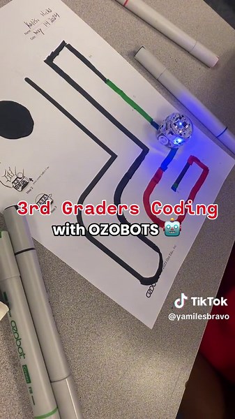 Coding with my 3rd graders 🤖🖍️ #coding #stem #teachersoftiktok #teachertok #engage #schoollife #thirdgradeteacher #msbravo