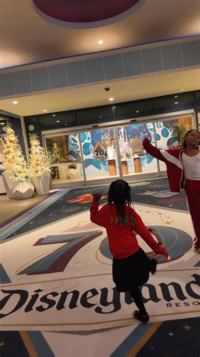 2 new Disney Princesses 👸🏾👸🏾✨ #disneylandhotel