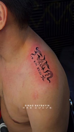 Baybayin Hand-poke Tattoo: Isang Tradisyunal na Sining