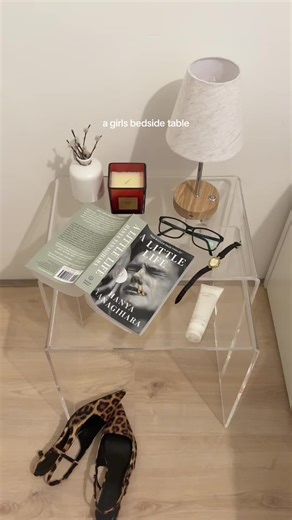 Decorating a Girls Bedside Table with Style and Comfort