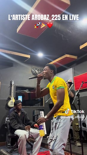 GROSSE PERFORMANCE DE L’ARTISTE AROBAZ_225 EN LIVE AVANT SON CONCERT DU 22 DECEMBRE 🚀🎉❤️ @MISTEUR 🇨🇮 @𝔸𝕦𝕥𝕠𝕣𝕚𝕥é 𝕞𝕖𝕟𝕕𝕪🐸 @M’dji officiel 😝