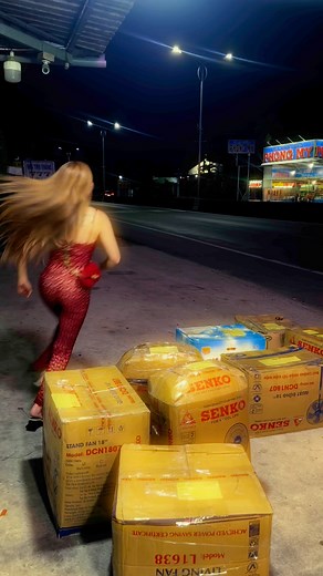 132K views · 2.2K reactions | Việc của bạn là kiếm thật nhiều tiền, còn những chuyện khác cứ để tiền của bạn nó lo ,,, vậy mới công bằng nà  | PHONG MY - Chuyên sỉ Lạp xưởng giá tận lò | Facebook