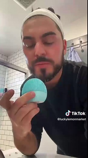Lucky Lemon Face Scrubber: The Ultimate Beauty Tool