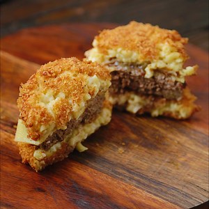 194K views · 1.8K reactions | The bun is MAC and CHEESE people! This burger twist is a game changer for cheese lovers. | Tastemade | Facebook