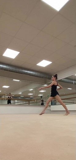 Counting Turns in Rhythmic Gymnastics