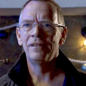 EastEnders Soap Scoop! Ian is attacked