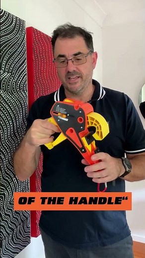 How to use a ladder grip on guttering