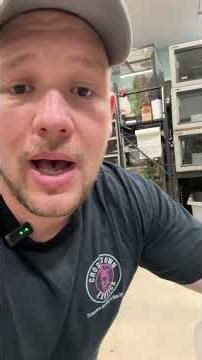 🐸 This frog can weigh nearly 2 POUNDS… and in China, it’s dinner 😳 #zoolabs #zoobiology