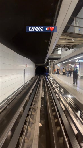 Ligne D du Métro de Lyon #reelsviral #travel #metro ➡️ https://www.facebook.com/share/1AGbCezXgZ/?mibextid=wwXIfr | Lyon Metro