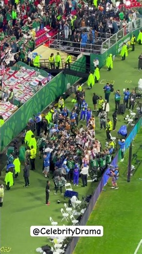 ENGLAND FANS SING WONDERWALL AFTER DEFEATING MEXICO FOR THE WORLD CUP QUARTER FINALS 2026