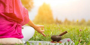 आयुर्वेद के अनुसार स्वस्थ जीवन के लिए कैसा हो सुबह से रात तक आपका डेली रूटीन (दिनचर्या), जानें एक्सपर्ट से