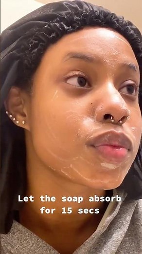 How I wash my face with kojic acid soap 😏 #skincareroutine #cleanskin #turmericsoap #clearskin