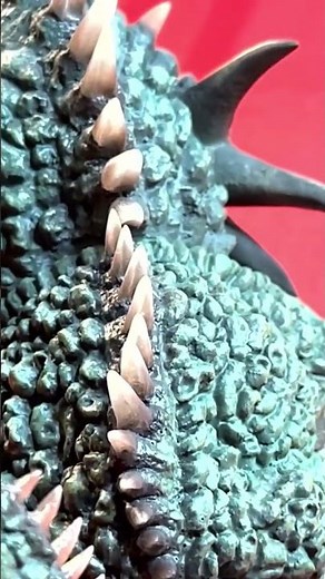 VARAN The Unbelievable x-plus deforeal UP CLOSE