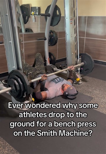 Ever wondered why some athletes drop to the ground for a bench press on the Smith Machine? Here’s why it can be valuable: Increased stability and control: The guided bar path reduces horizontal edge and bar wobble, helping you focus on form and muscle activation. Targeted chest activation: Lying flat with a fixed bar path emphasizes the pectorals and anterior deltoids while minimizing leg drive and momentum. Safety and confidence: The Smith Machine’s fixed bar reduces the risk of catching a free