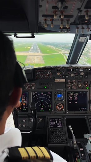 48K views · 1.3K reactions | Boeing 737-800 full flight. #cockpitdaily #cockpit #flightdeck #pilot #instapilot #pilotlife #crewlife #piloteyes #airline #cockpitview #flight #avgeeks #crew #flightcrew #airbus #flying #aviation #pilotslife #boeing #avgeek #aircraft #instaaviation #aviator #planeporn #pilots #pilotseye #instaplane #airlines #boeing737800 | Aviation Gallery | Facebook