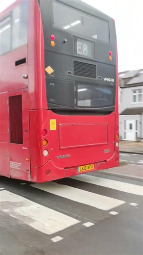 Route E8 LK18 AFU VMH2439 departed Turnpike Way