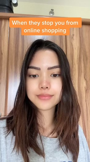 Shopeeholics: When Online Shopping Addiction Takes Over