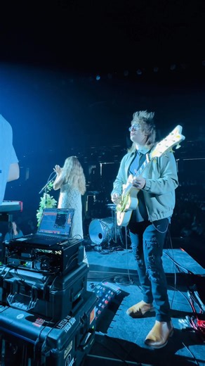 The pacific north west has been some good crowds this run. Here is “Honest” from the set 😎🤘🏼 • • • #leannacrawford #revivalnights #honest #gretsch #whitefalcon #fractal #fm9 | Blake Ellis