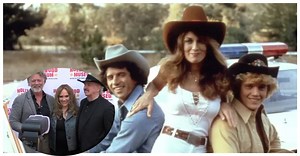 Catherine Bach Still Looks Ageless As Ever At 70 Posing With 'Dukes' Costars
