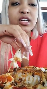 Shenseea & Romeich Out Eating Lobster While On Instagram Live | Mixup & Blenda