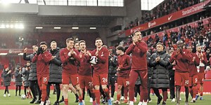 Liverpool rescata Champions en última jornada