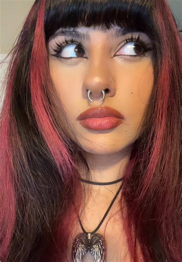 eye still swollen💔💔