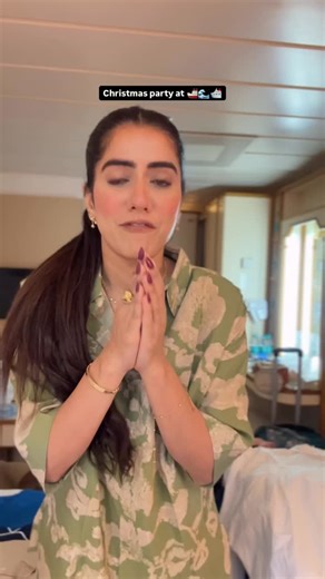 Shreya Siddharth Arora on Instagram: "🐶 bhi apni jagah saaf karke baethta hai.. tabhi toh mai saaf nahi kartiii, phir aap mujhe 🐶 samjhoge @cordeliacruises white shirt: @materialgbyprishakritika skirt: 7 years OLD pata ni kaha se liii thi gold accessory: @ruhheite shell necklace: @eyecandy.officiall 🦪 . . . . . . . . . #husbandandwife #cordeliacruisesindia❤️🚢 #momdaughter #cruisetrip family vacation #familytrips new parents funny grwm"