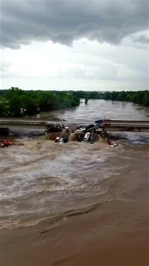 "Nature’s Fury! Deadly Flash Flood Caught on Camera"