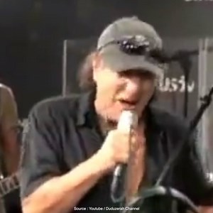 AC/DC est officiellement de retour en studio ! 🤟 Un nouvel album ? Ne manquez pas leur prochain concert en France ➡ https://concerts.hey-alex.fr/ac-dc-2020-fr/ | Hey Alex