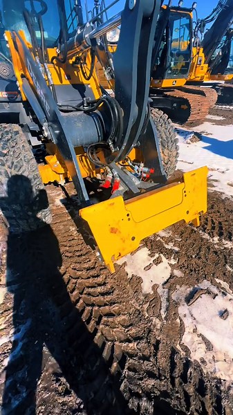 John Deere 324P Compact Wheel Loader Review