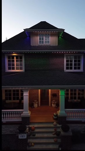 A SUPERB way to light up a home  These Gemstone Lights look HAWT  #gemstonelights #winnipeg #superblighting #permanentholidaylighting | Superb Lighting Solutions | Facebook