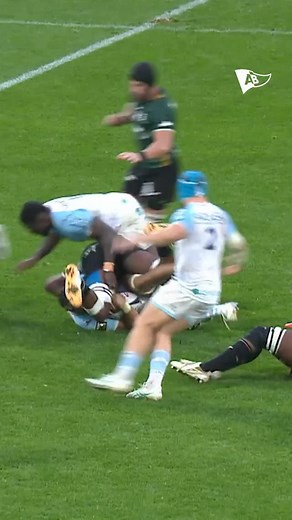 35K views · 572 reactions | ퟳ 헺헶헻혂혁헲혀 헽헼혂헿 혂헻 헱헼혂헯헹헲́ ⏱️ Grâce à ses 2 courses tranchantes, Tom s’est offert un doublé express ⚡️ #Top14 #rugby | Aviron Bayonnais Rugby | Facebook