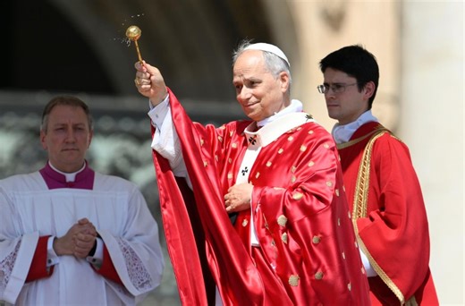 Pope on Pentecost: The Spirit shatters our inner chains and transforms us - Vatican News