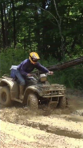 Honda ATV slinging mud #offroad #shorts #atv