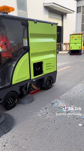 Effective Design and Cleaning Power of Our Sweeping Machine