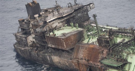 Tourist island faces 'major ecological disaster' due to Russian ghost ship