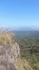 Wonogiri，2025年8月25日，中爪哇，背景位于山上，山脉中有一排山，自然美景 库存影片视频（100% 免版税）3886193695 | Shutterstock