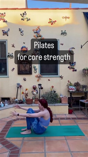 A couple of Pilates moves to warm up your core! Double leg stretch, and Criss-cross (also known as “yoga bicycle”) Don’t forget to breathe! 🧘🌬️ (This video is sped up for your convenience, but these movements should be slow and controlled in practice) 🐢 . . . . . . #pilates #yoga #yogainspiration #yogacommunity #yogateacher #pilatesworkout #yogaflows #yogapractice #yogalove #yogalife #veganfitness #pilateslife #yogaeveryday #veganyogi #pilateslosangeles #pilateslongbeach #yogalosangeles #layo