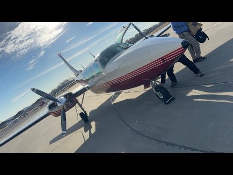 Piper Aerostar Approach (Cockpit View)