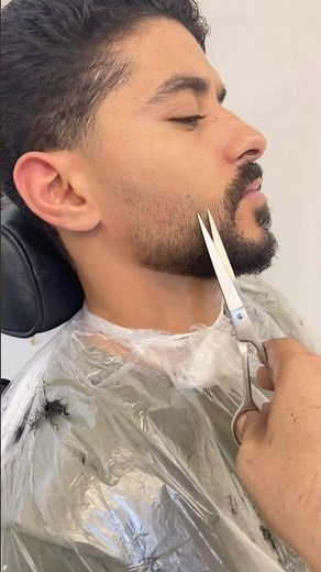 How to Pick the Perfect Beard Color and Style for Men