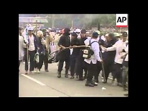 Police in violent clashes with anti-US protestors.